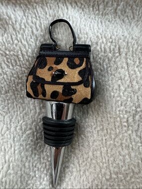 Leopard Print Purse Wine Bottle Stopper - Decorative Home Kitchen Accessory